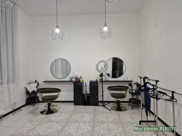 Pronájem komerční nemovitosti, Praha - Vysočany, bratří Dohalských, 233 m2