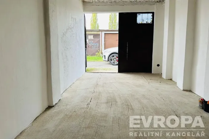 Pronájem garáže, Praha - Čakovice, K sedlišti, 17 m2