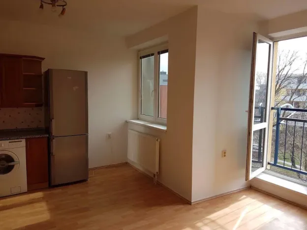 Pronájem bytu 1+kk, Hradec Králové, Ve Stromovce, 34 m2