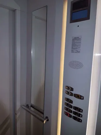 Pronájem bytu 1+kk, Hradec Králové, Ve Stromovce, 34 m2