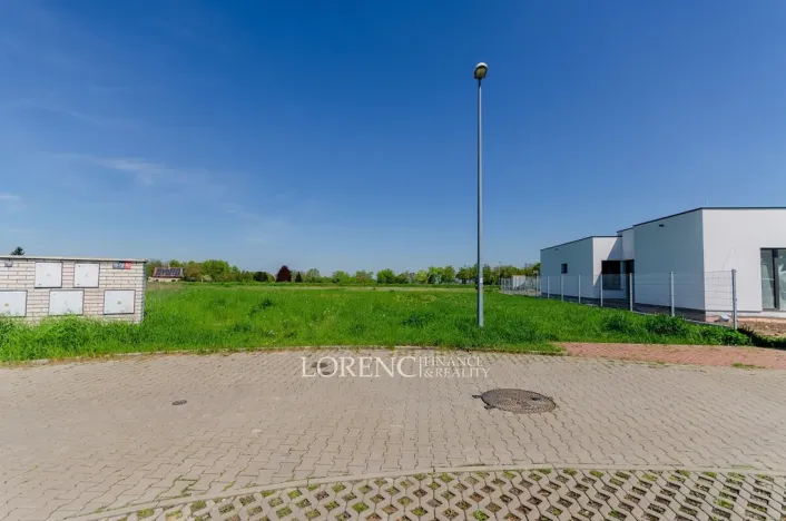 Prodej pozemku, Praha - Kbely, Ponikelská, 707 m2