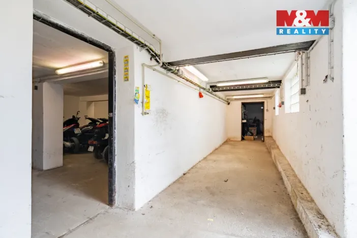 Prodej obchodního prostoru, Rudolfov, Třeboňská, 500 m2