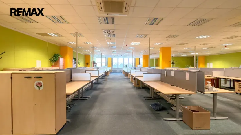 Pronájem kanceláře, Pardubice - Zelené Předměstí, Masarykovo náměstí, 416 m2