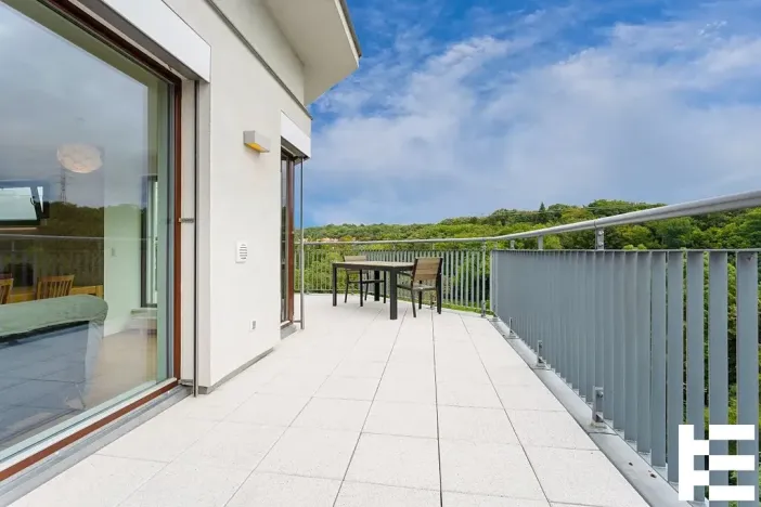 Pronájem bytu 3+kk, Praha - Hloubětín, Nademlejnská, 92 m2