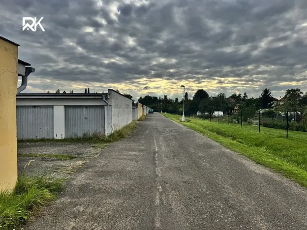 Prodej garáže, Hradec Králové, U Mostku, 19 m2