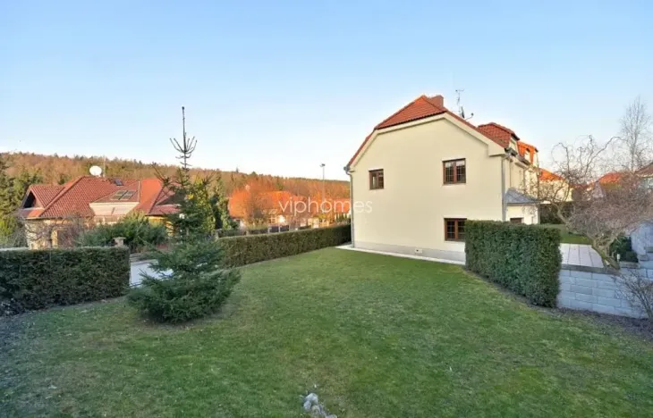 Pronájem vily, Praha - Nebušice, K vinicím, 300 m2