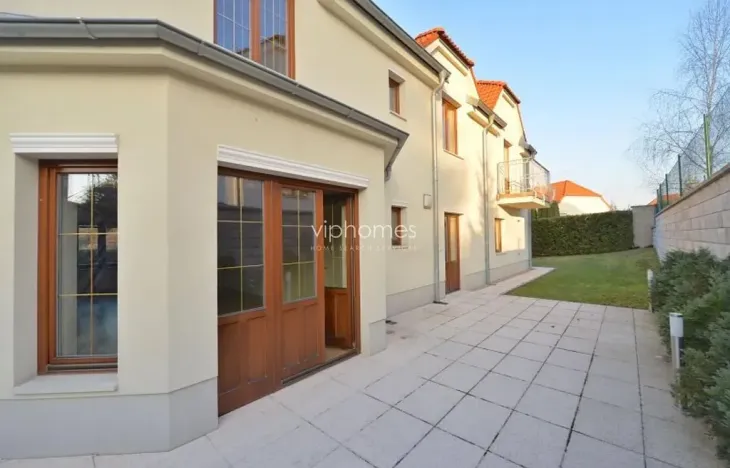 Pronájem vily, Praha - Nebušice, K vinicím, 300 m2