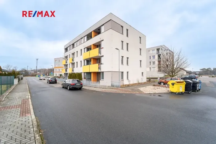 Pronájem bytu 1+kk, Velký Osek, U hřiště, 33 m2