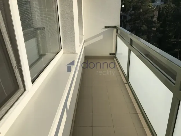 Pronájem bytu 2+kk, Praha, V křovinách, 49 m2