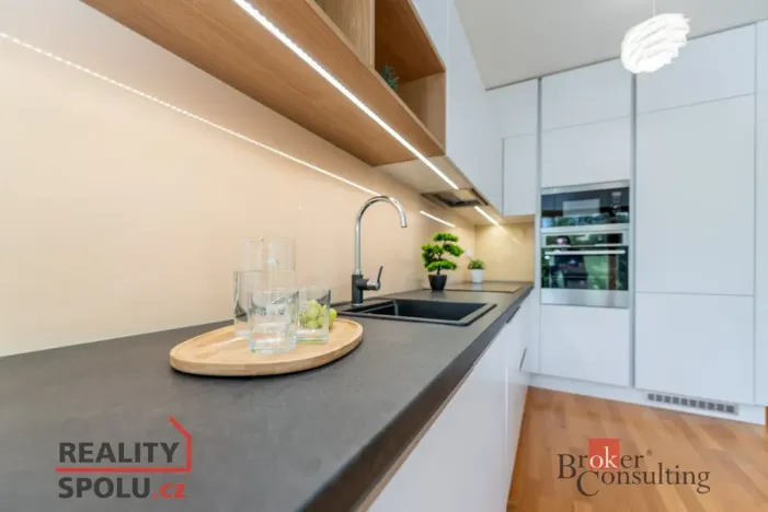 Pronájem bytu 3+kk, Praha - Karlín, Za Karlínským přístavem, 89 m2