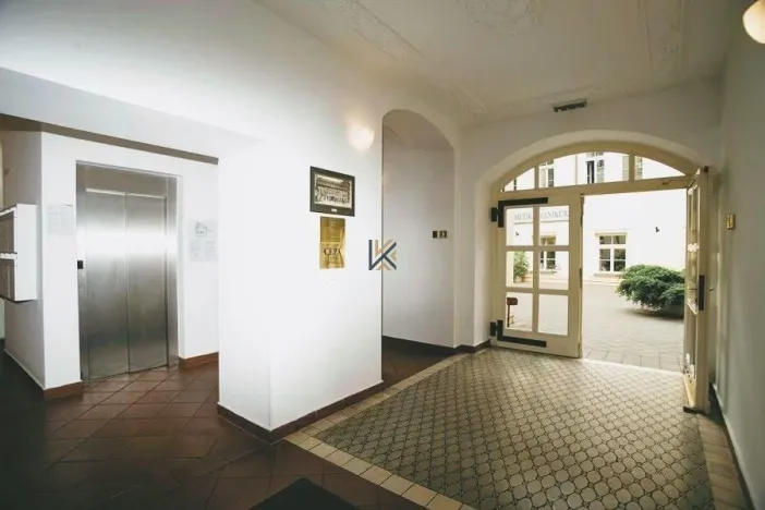 Pronájem kanceláře, Praha, Myslíkova, 293 m2