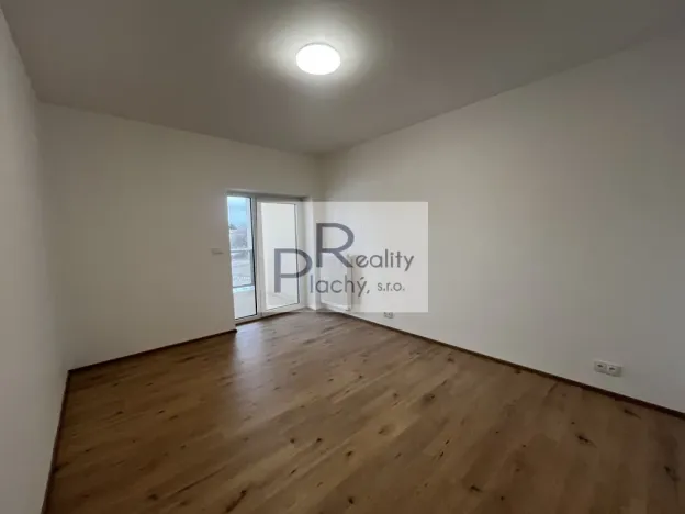 Prodej bytu 2+kk, Hevlín, 66 m2