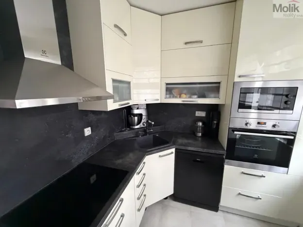 Prodej bytu 4+1, Karlovy Vary - Rybáře, Severní, 85 m2