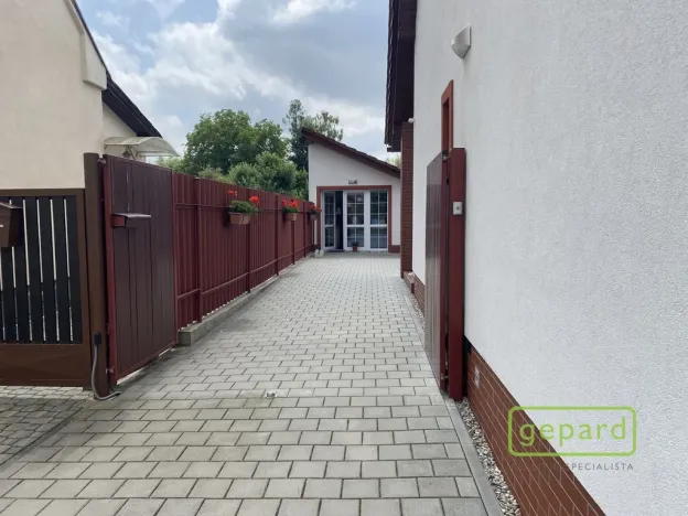 Pronájem obchodního prostoru, Bohuňovice, U stavu, 35 m2