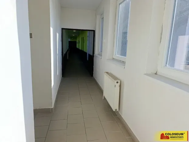 Pronájem kanceláře, Brno - Přízřenice, 291 m2