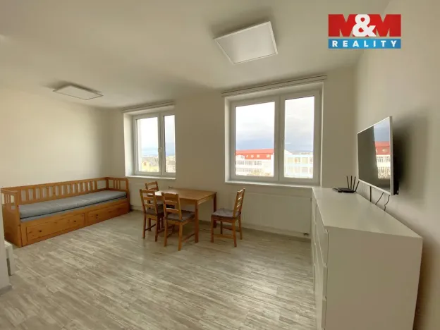 Pronájem bytu 1+kk, Žďár nad Sázavou - Žďár nad Sázavou 1, nám. Republiky, 36 m2