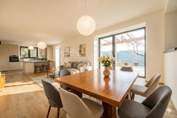 Prodej rodinného domu, Chocerady, 251 m2