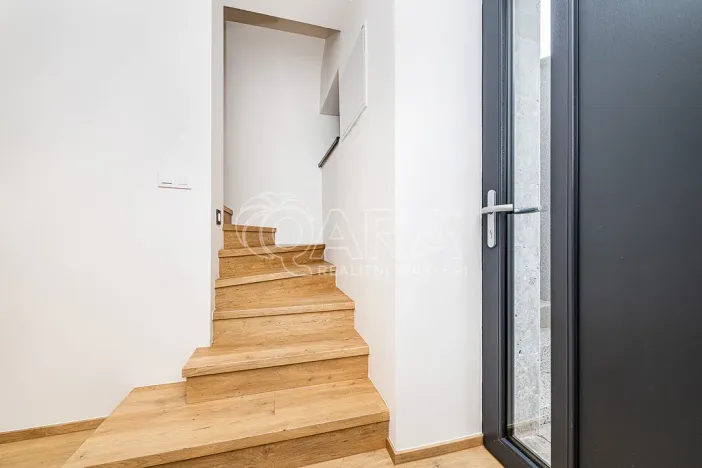 Prodej rodinného domu, Chocerady, 251 m2