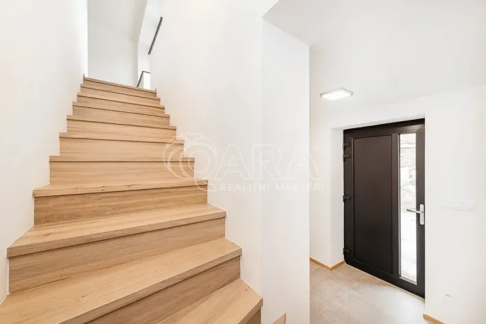 Prodej rodinného domu, Chocerady, 251 m2