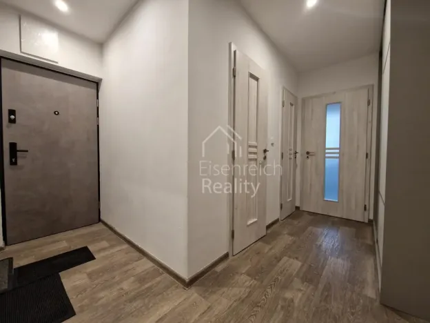 Pronájem bytu 3+1, Hradec Králové - Moravské Předměstí, Sekaninova, 77 m2