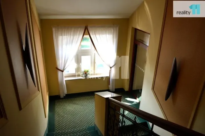 Pronájem kanceláře, Karlovy Vary - Dvory, Chebská, 21 m2