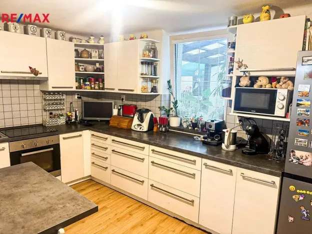 Prodej rodinného domu, Roštění, 450 m2