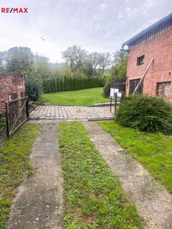 Prodej rodinného domu, Roštění, 450 m2