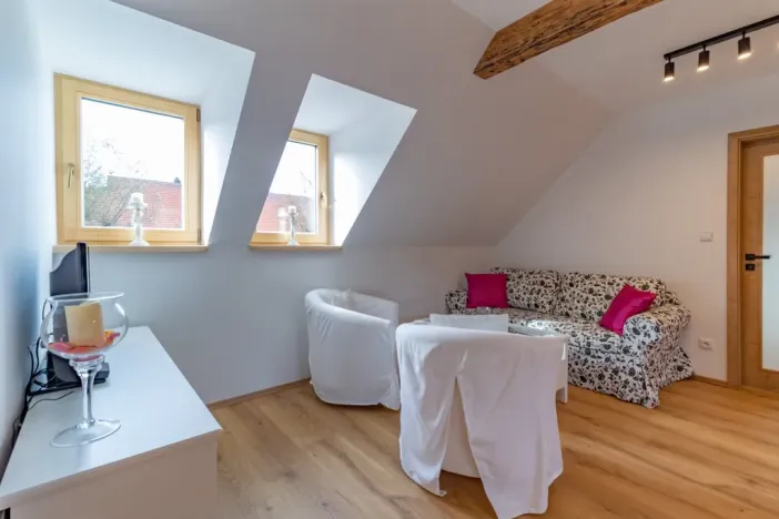 Prodej bytu 2+kk, Petrovice u Sušice - Jiřičná, 53 m2