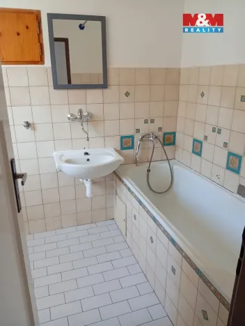 Pronájem bytu 2+1, Solenice, 51 m2