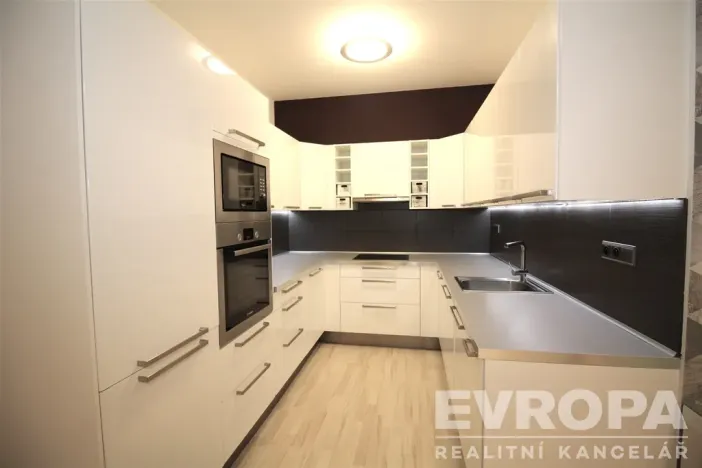 Pronájem bytu 2+kk, Praha - Háje, Jurkovičova, 53 m2