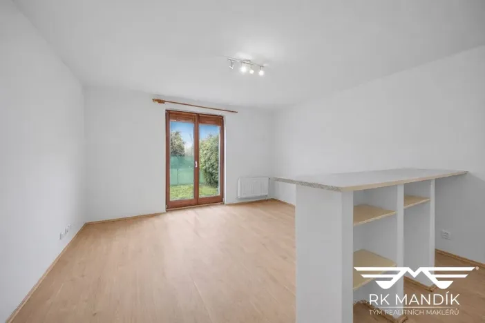 Pronájem bytu 1+kk, Hostivice, Za Mlýnem, 29 m2