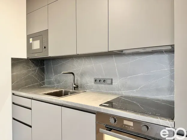 Pronájem bytu 1+kk, Praha, Ujgurská, 41 m2