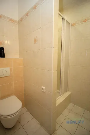 Pronájem atypického bytu, Mratín, Boční, 109 m2