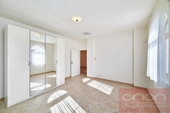 Pronájem rodinného domu, Praha - Nebušice, Nebušická, 243 m2