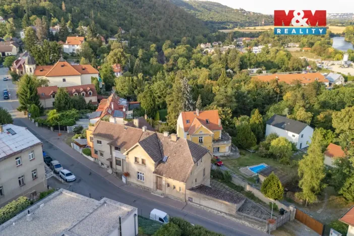 Prodej bytu 2+1, Černošice, Komenského, 109 m2