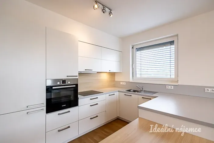 Pronájem bytu 2+kk, Praha - Pitkovice, Pýchavková, 61 m2