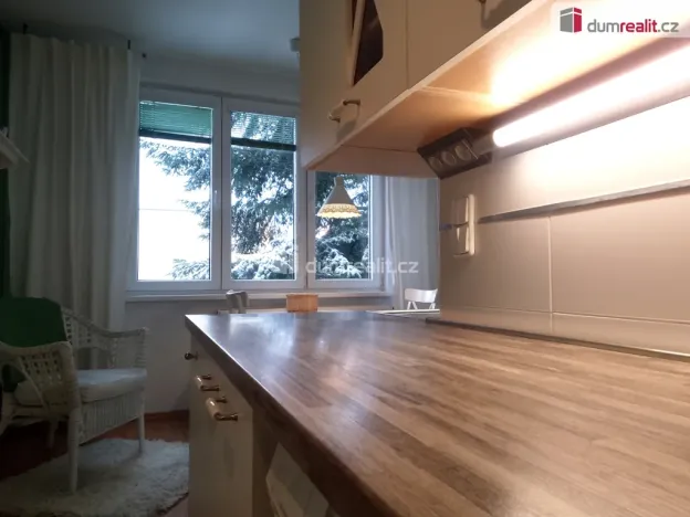 Pronájem bytu 2+1, Karlovy Vary - Bohatice, Lomená, 61 m2