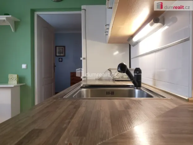 Pronájem bytu 2+1, Karlovy Vary - Bohatice, Lomená, 61 m2