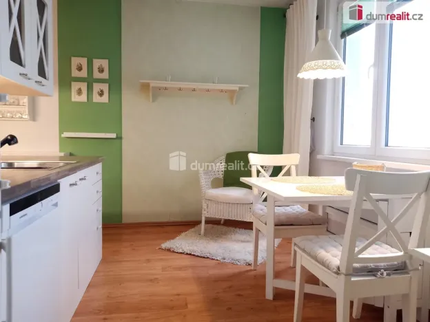 Pronájem bytu 2+1, Karlovy Vary - Bohatice, Lomená, 61 m2