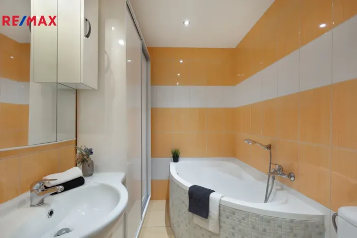 Pronájem bytu 1+1, Meziboří, Dělnická, 60 m2