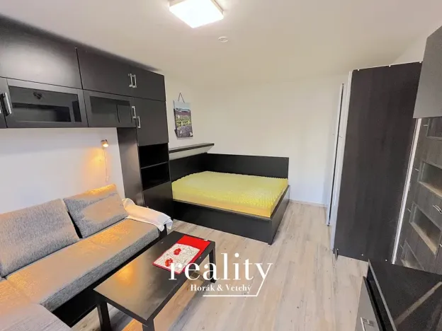 Pronájem bytu 1+1, Znojmo, Kuchařovická, 33 m2