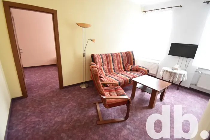 Pronájem bytu 2+kk, Karlovy Vary, Vítězná, 45 m2