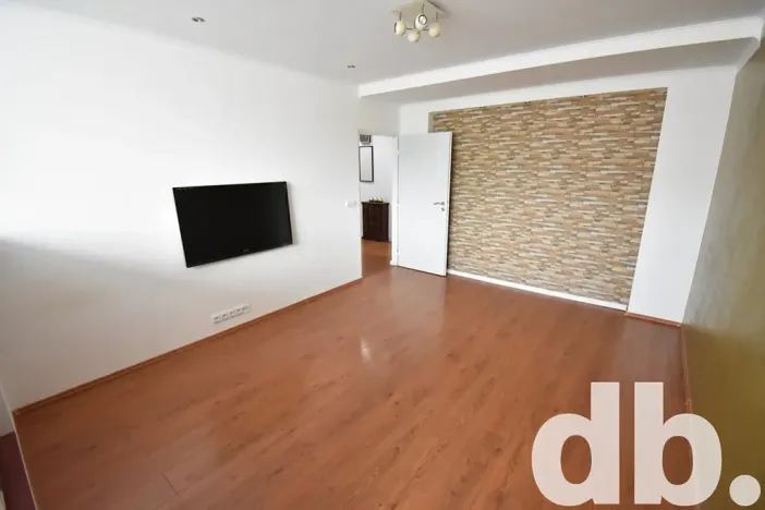 Pronájem bytu 3+1, Karlovy Vary, Fibichova, 62 m2