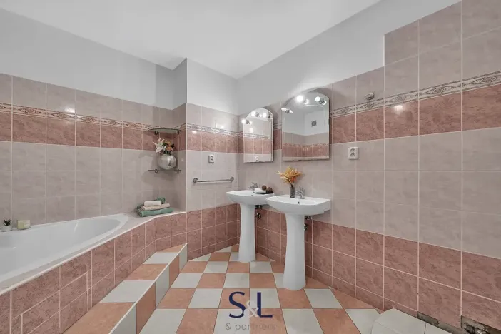 Pronájem bytu 3+1, Praha - Břevnov, Sartoriova, 108 m2