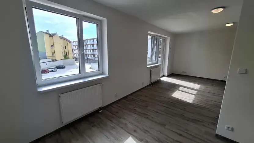 Pronájem bytu 1+kk, Plzeň, Železniční, 40 m2
