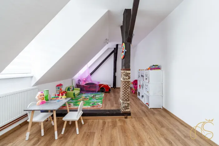 Prodej bytu 3+kk, Studená, nám. Sv. J. Nepomuckého, 117 m2