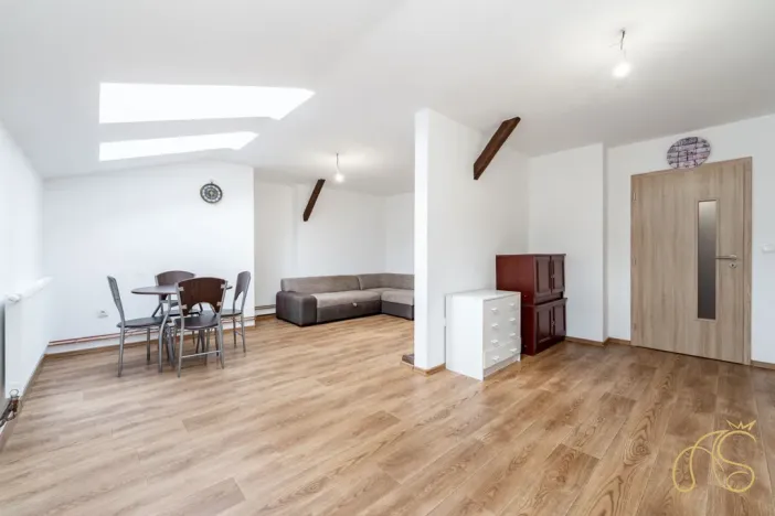 Prodej bytu 3+kk, Studená, nám. Sv. J. Nepomuckého, 117 m2