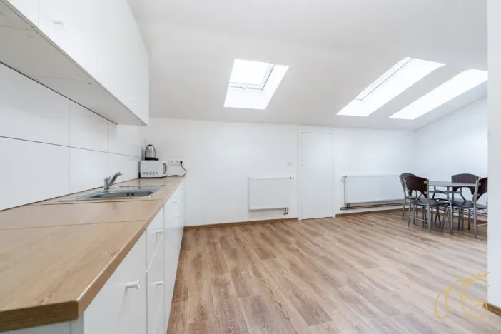 Prodej bytu 3+kk, Studená, nám. Sv. J. Nepomuckého, 117 m2