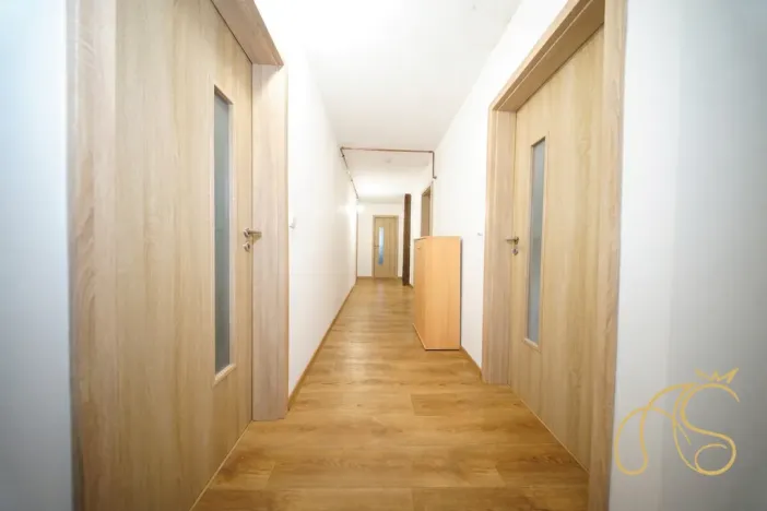Prodej bytu 3+kk, Studená, nám. Sv. J. Nepomuckého, 117 m2