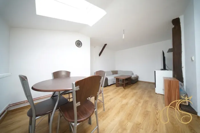 Prodej bytu 3+kk, Studená, nám. Sv. J. Nepomuckého, 117 m2